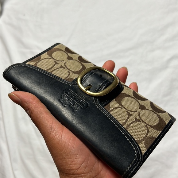 Coach women folded canvas/ leather wallet used - Picture 12 of 12